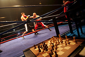 http://2.bp.blogspot.com/-YpNGqweDQgo/UHavVGnX1XI/AAAAAAAAOC0/lNLqWvk8-gc/s1600/chessboxing.jpg